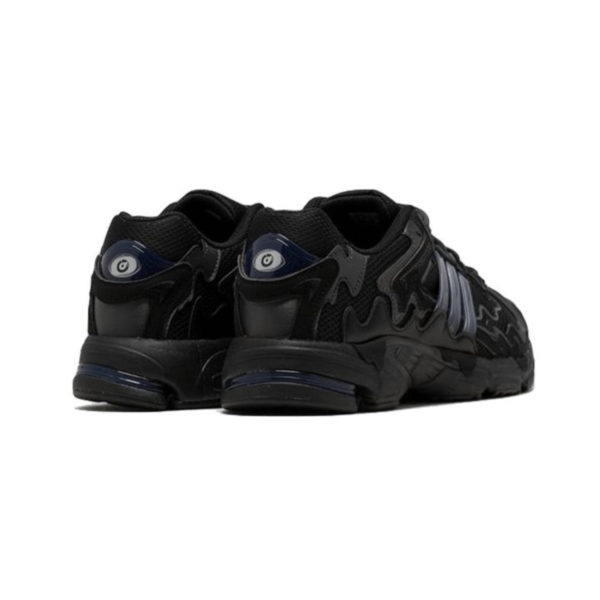 Adidas Response CL "Bad Bunny Triple Black" - Imagen 2