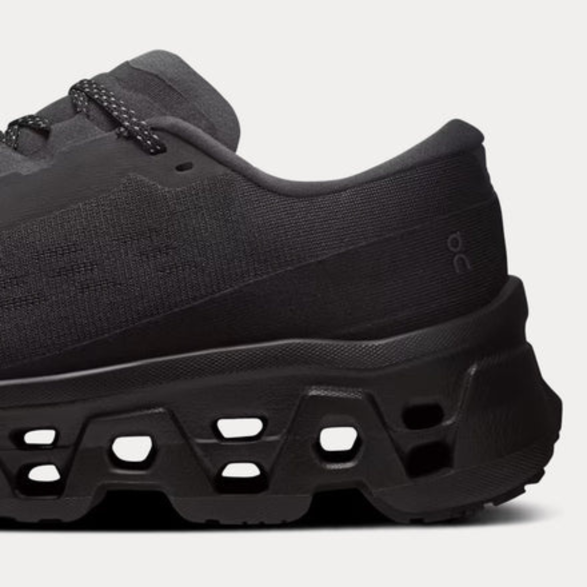 On Cloudmonster "All Black" - Imagen 3